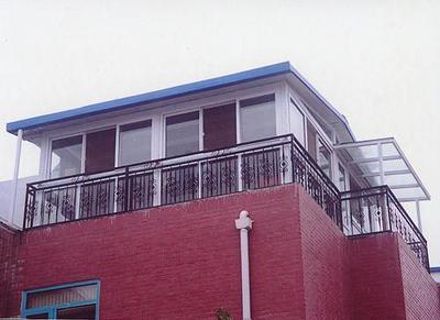 嘉興輕鋼彩板組合房_嘉興輕鋼彩板組合房?jī)r(jià)格_嘉興輕鋼彩板組合房廠家-勤加緣網(wǎng)【嘉興兄弟活動(dòng)房廠】